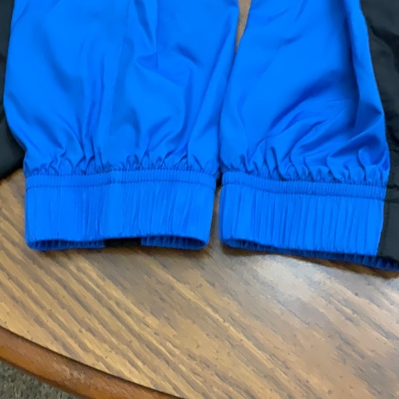 Puma Men’s Size Small Wind Cell Hooded Training Jacket, Great Condition! - Picture 11 of 11